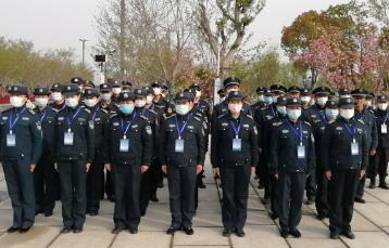 千萬不要小瞧保安?。。。。。?>
                                </a>
                            </div>
                            <div   id=